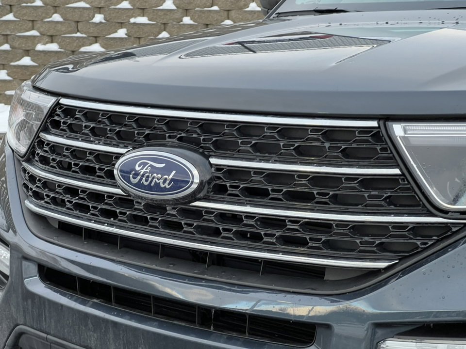 Certified 2023 Ford Explorer XLT w/ Equipment Group 202A image 39