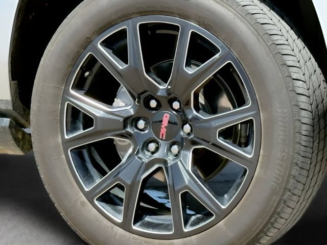Used 2024 GMC Yukon Denali AWD/4WD image 11