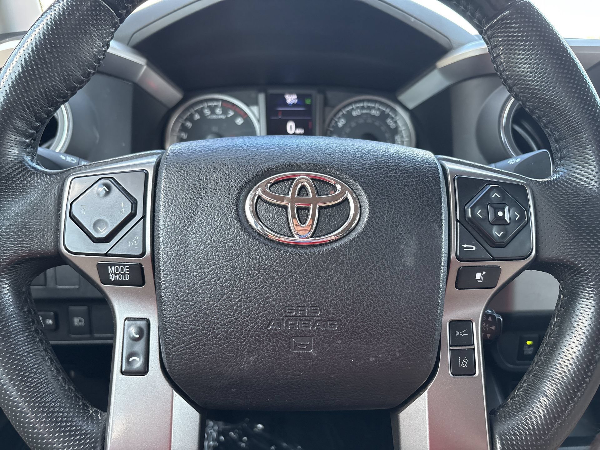 Used 2022 Toyota Tacoma SR5 w/ Technology Package RWD image 9