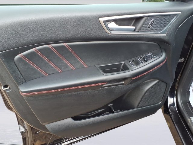 Certified 2024 Ford Edge ST-Line AWD/4WD image 11