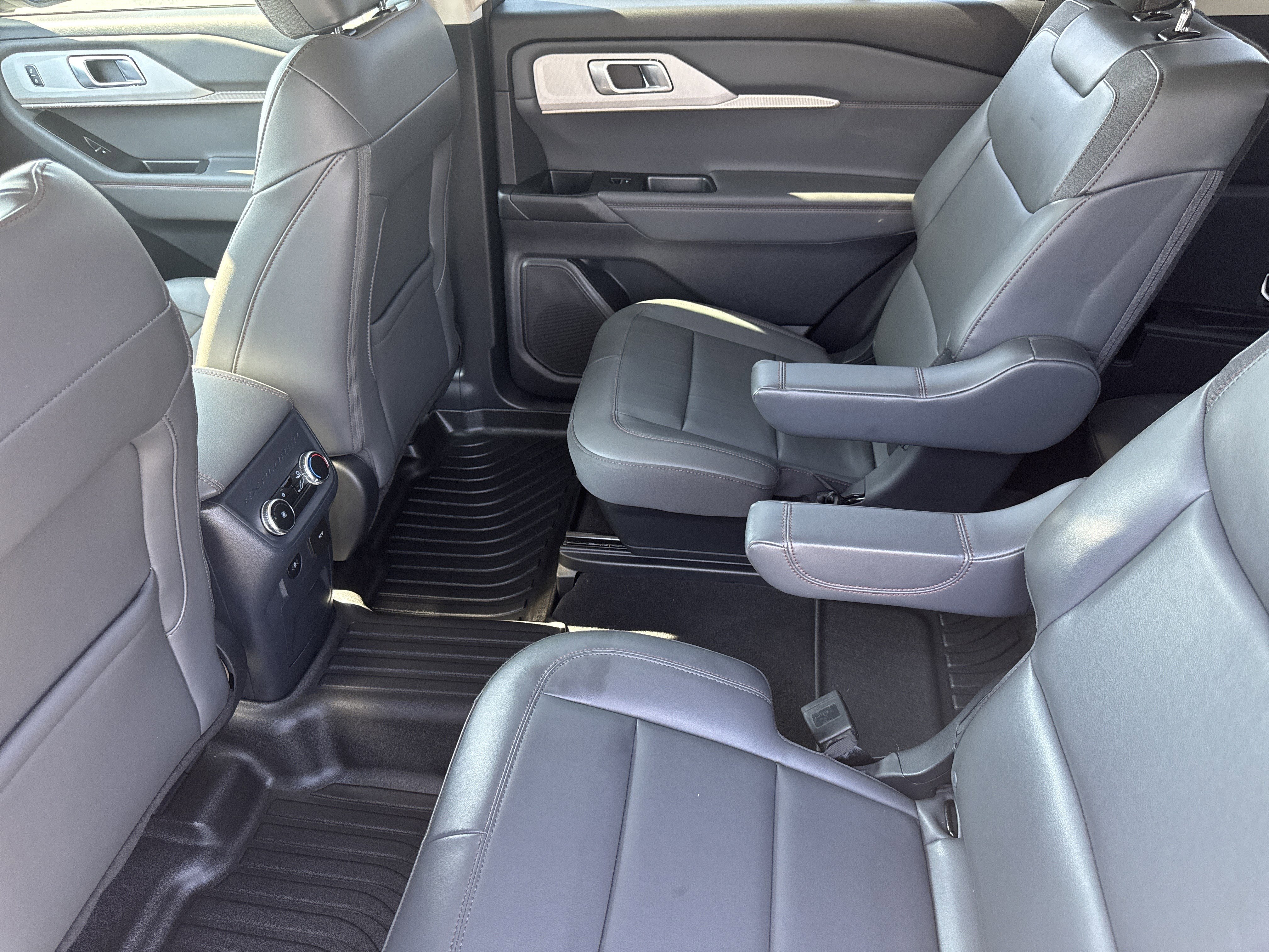 Certified 2025 Ford Explorer Active w/ Active Comfort Package image 23