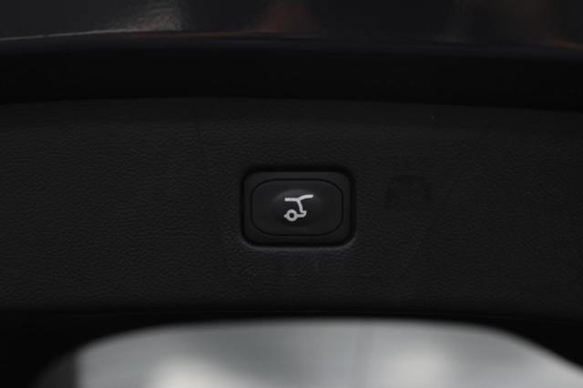Certified 2024 Ford Edge SEL w/ Convenience Package AWD/4WD image 13