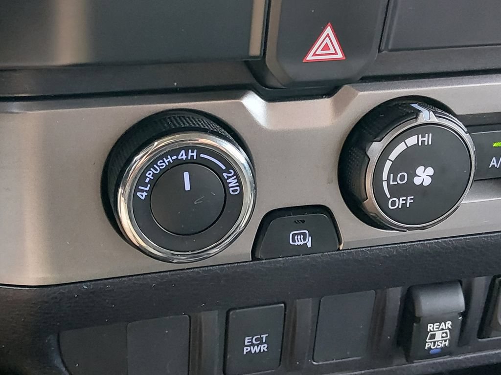 Used 2019 Toyota Tacoma SR5 AWD/4WD image 22