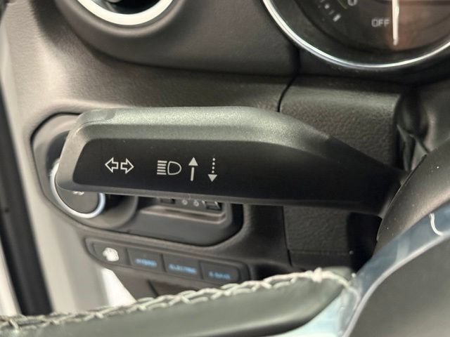 Used 2021 Jeep Wrangler Unlimited Sahara w/ Cold Weather Group AWD/4WD image 21