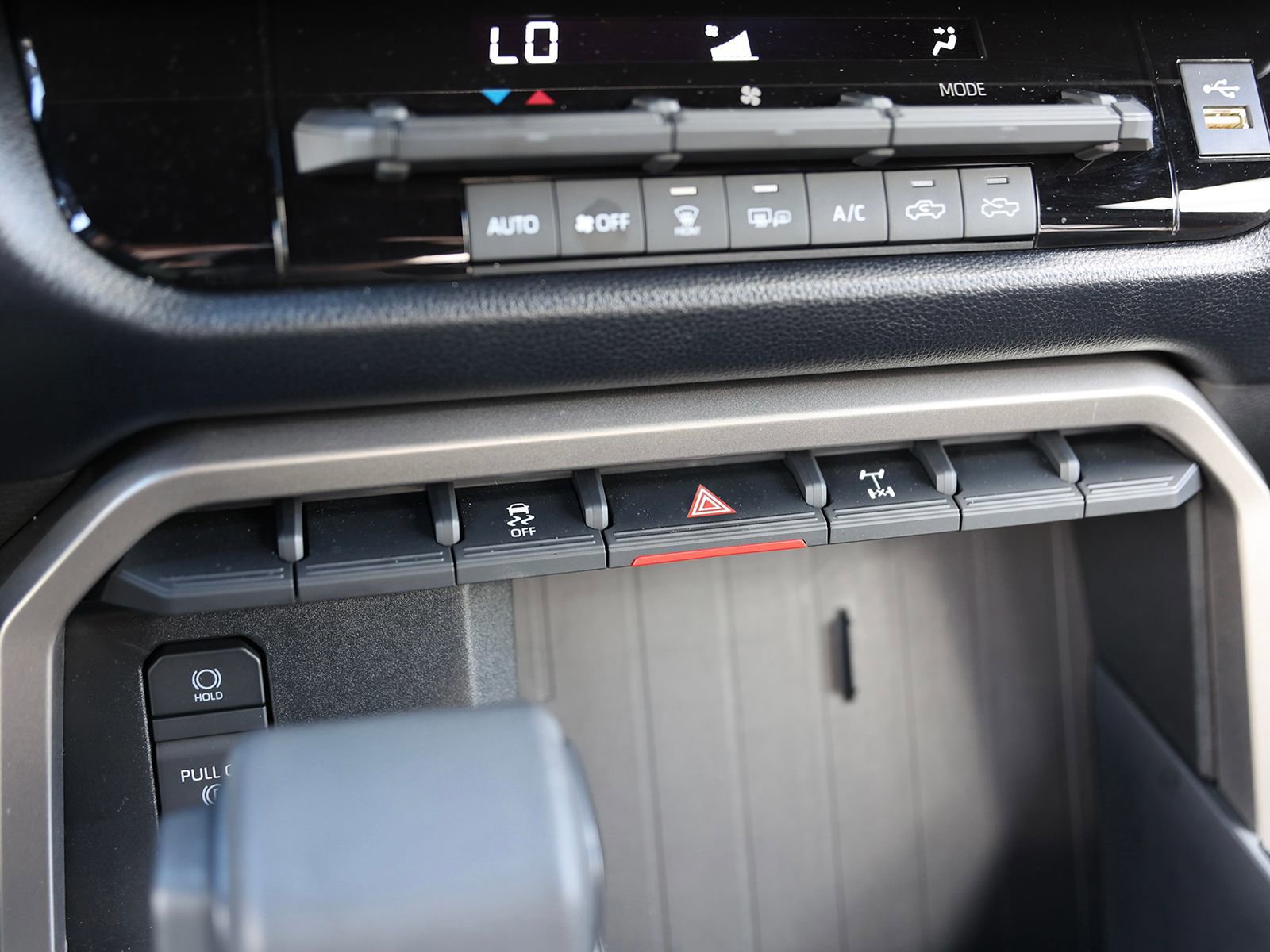 Used 2025 Toyota Tundra SR5 w/ TRD Off-Road Package AWD/4WD image 29