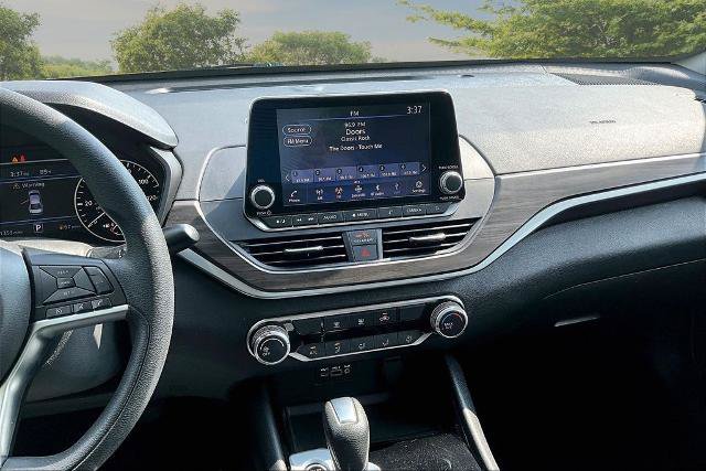 Used 2024 Nissan Altima 2.5 SV FWD image 6