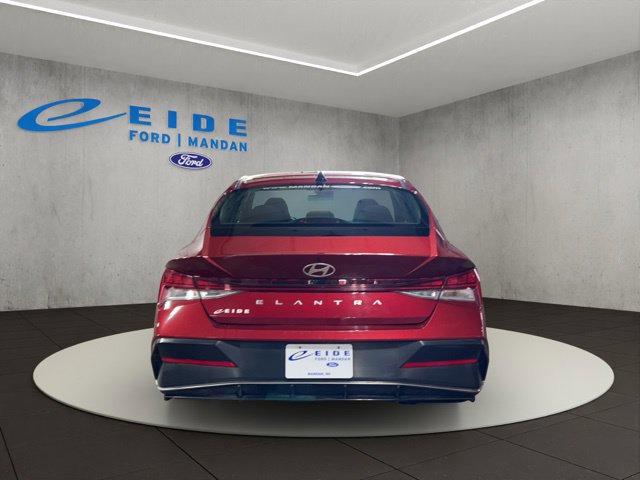 Used 2025 Hyundai Elantra SEL FWD image 6