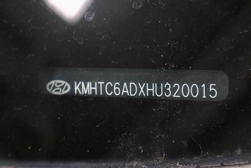 Used 2017 Hyundai Veloster Value Edition image 33