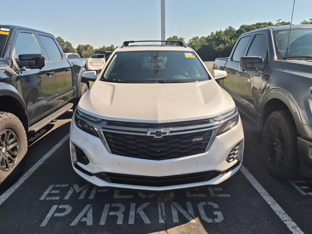 Used 2023 Chevrolet Equinox RS w/ RS Leather Package FWD image 3