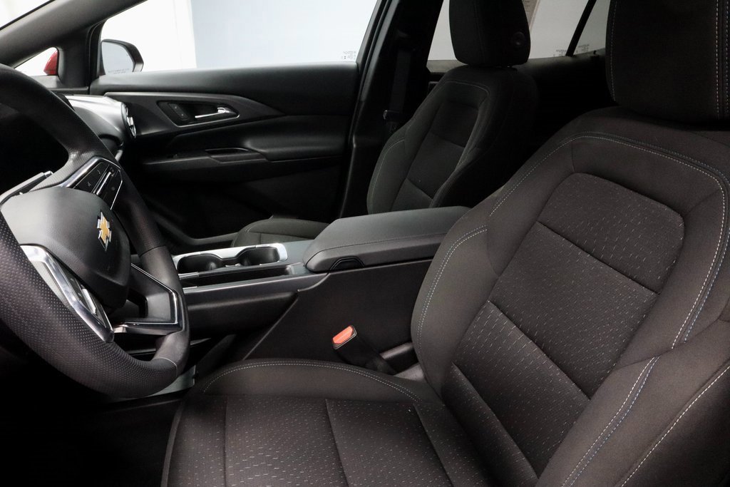 Used 2025 Chevrolet Equinox EV LT image 23