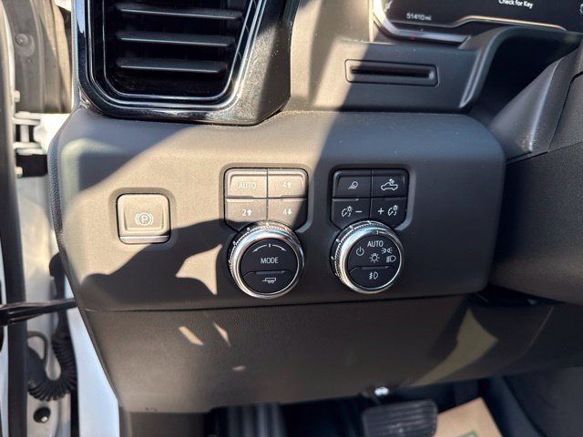 Used 2024 GMC Sierra 1500 AT4 w/ AT4 Preferred Package AWD/4WD image 20