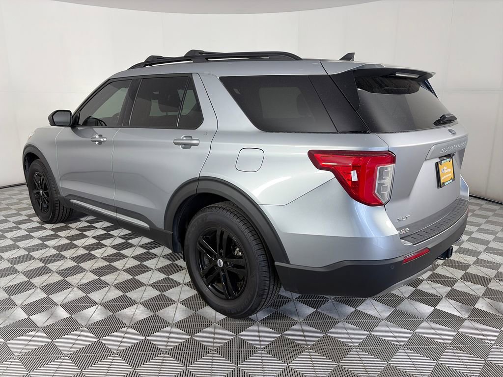 Certified 2021 Ford Explorer XLT w/ Equipment Group 202A AWD/4WD image 5