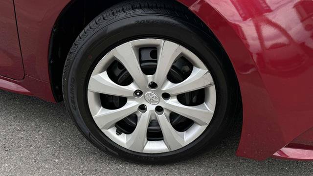 Used 2025 Toyota Corolla LE FWD image 7