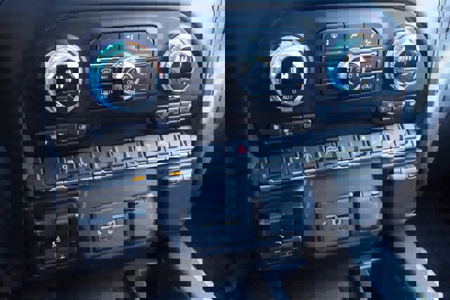 Used 2020 GMC Sierra 1500 Denali w/ LPO, GMC Protection Package image 27