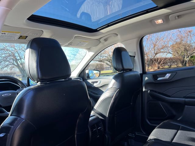 Certified 2022 Ford Escape Titanium image 27