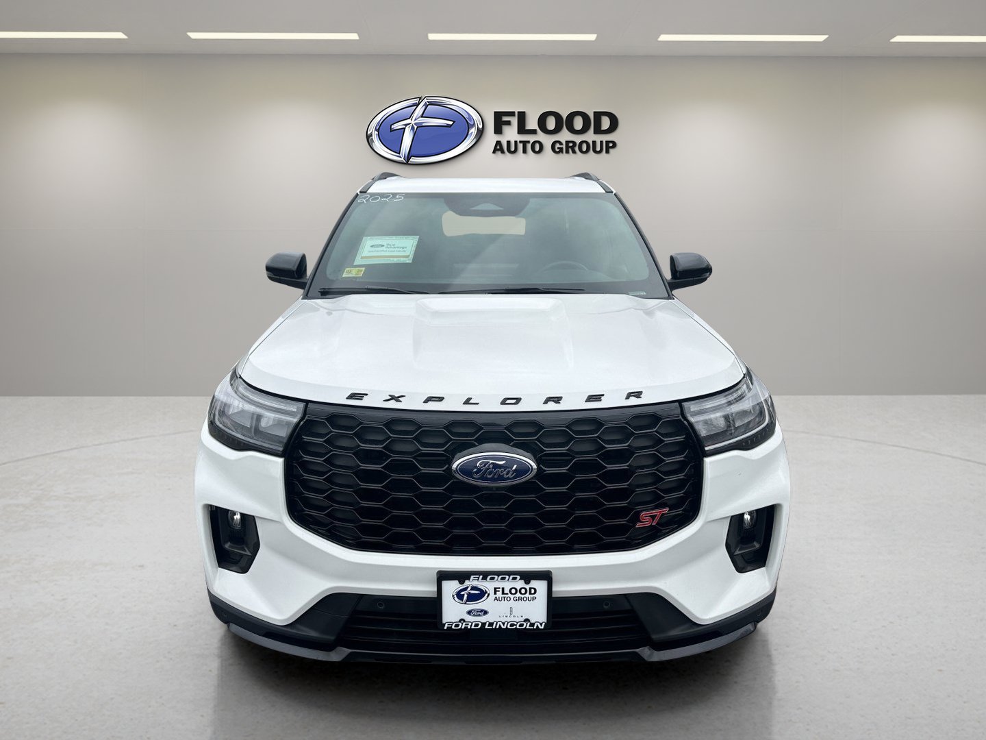 Certified 2025 Ford Explorer ST AWD/4WD image 2