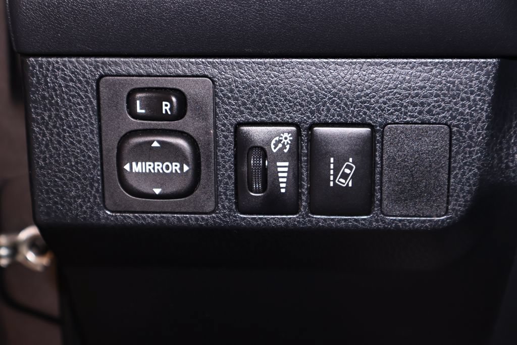 Used 2018 Toyota RAV4 LE w/ Carpet Mat Package AWD/4WD image 23