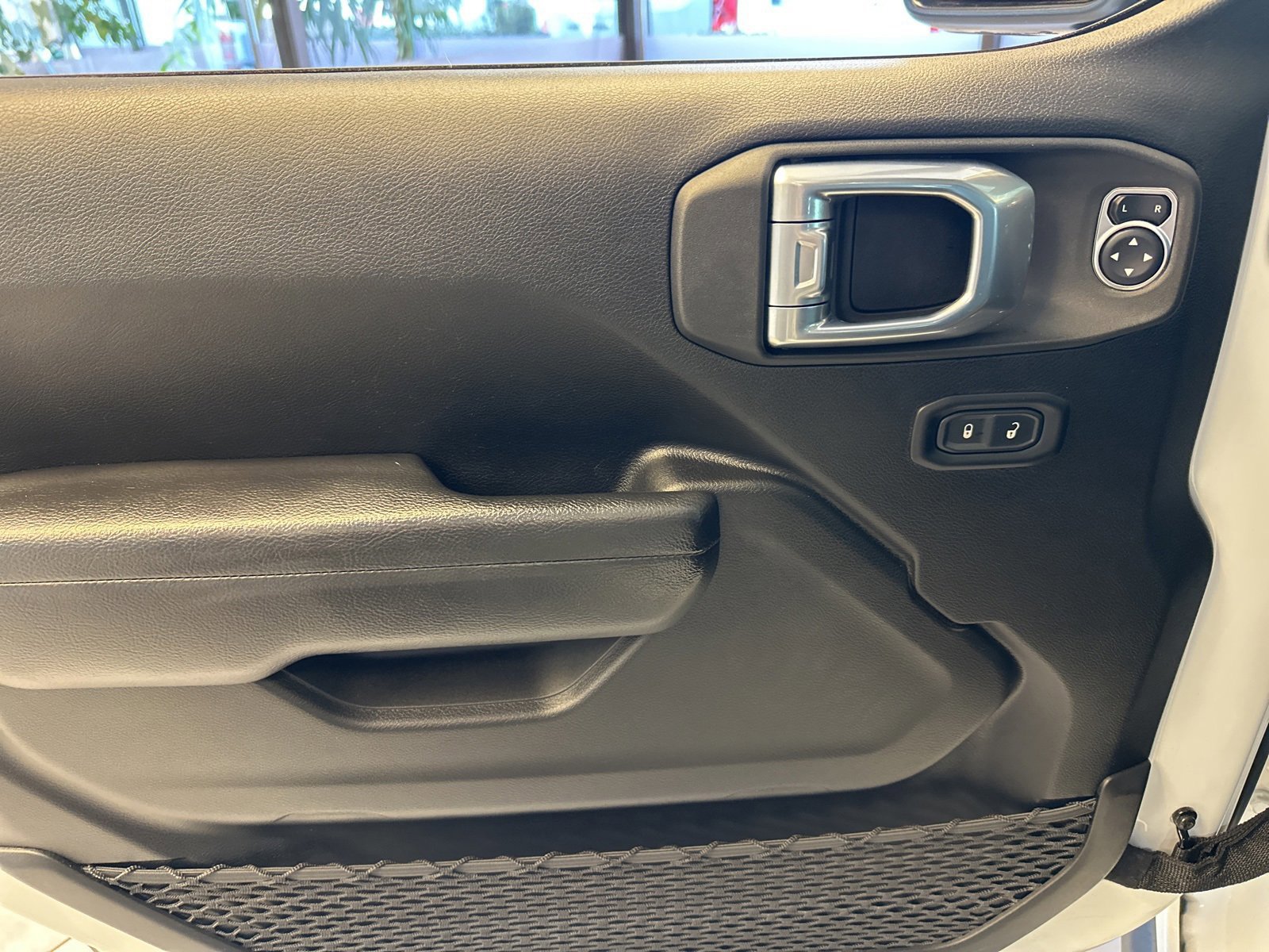 Used 2022 Jeep Gladiator Rubicon w/ Cold Weather Group image 23