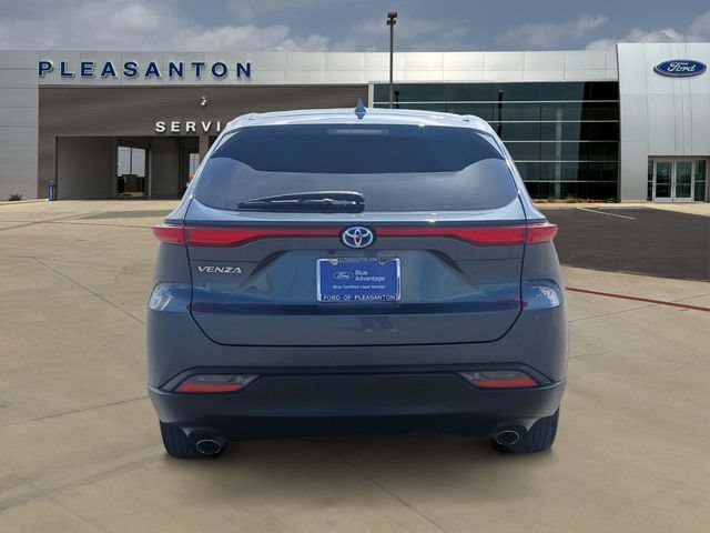 Used 2024 Toyota Venza LE AWD/4WD image 4