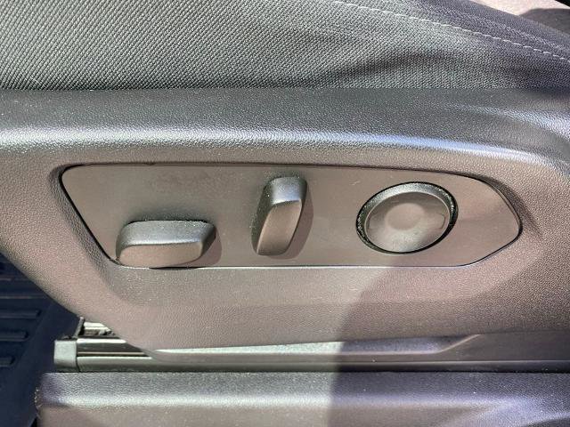 Used 2023 GMC Sierra 1500 SLE image 16