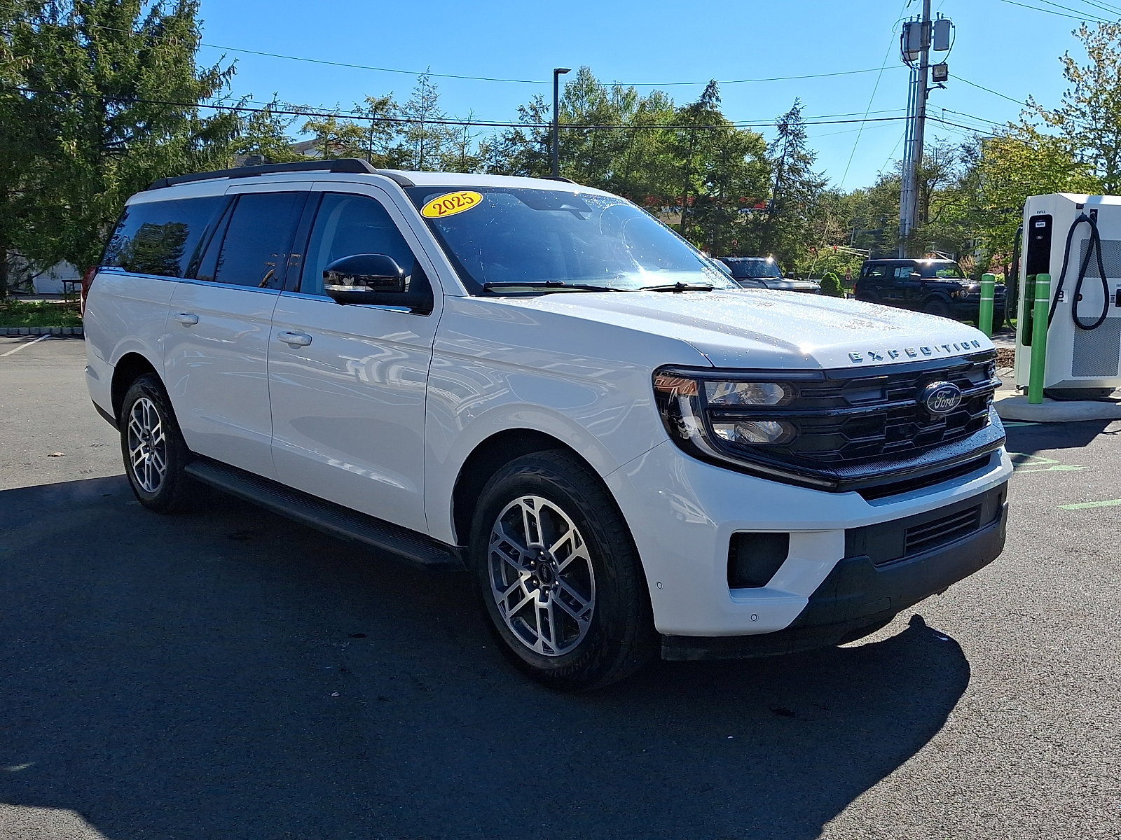Certified 2025 Ford Expedition Max Active AWD/4WD image 3