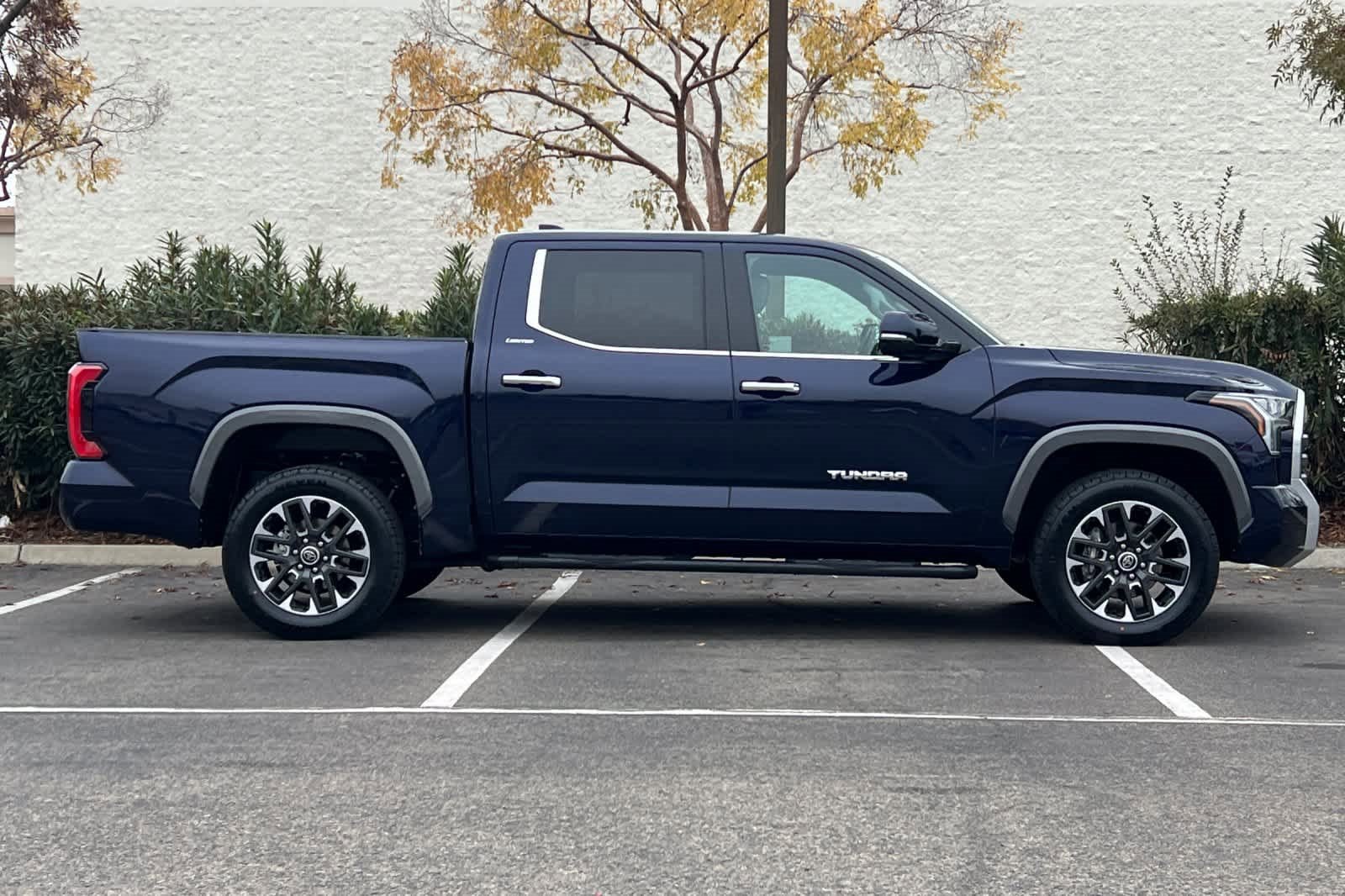 Used 2023 Toyota Tundra Limited image 8