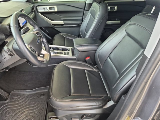 Certified 2023 Ford Explorer XLT w/ Equipment Group 202A RWD image 16