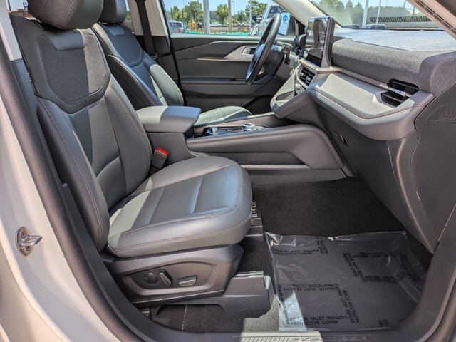 Certified 2025 Ford Explorer Active w/ Active Comfort Package AWD/4WD image 39