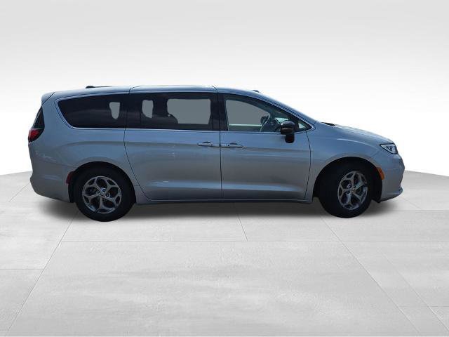 Used 2024 Chrysler Pacifica Limited FWD image 6