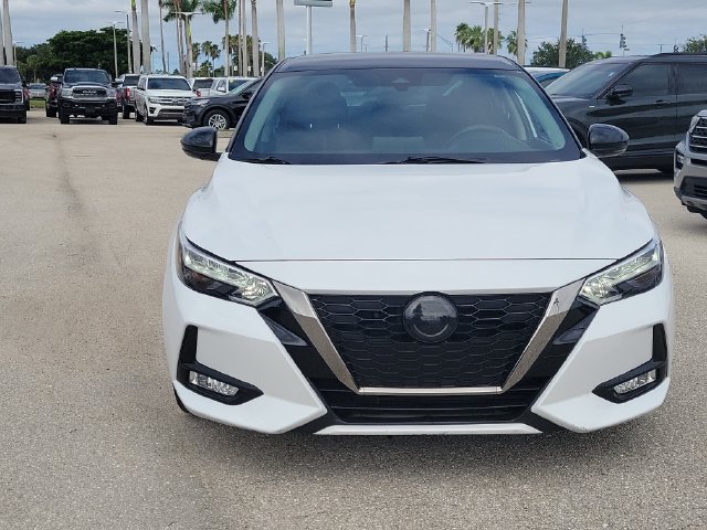 Used 2022 Nissan Sentra SR FWD image 2