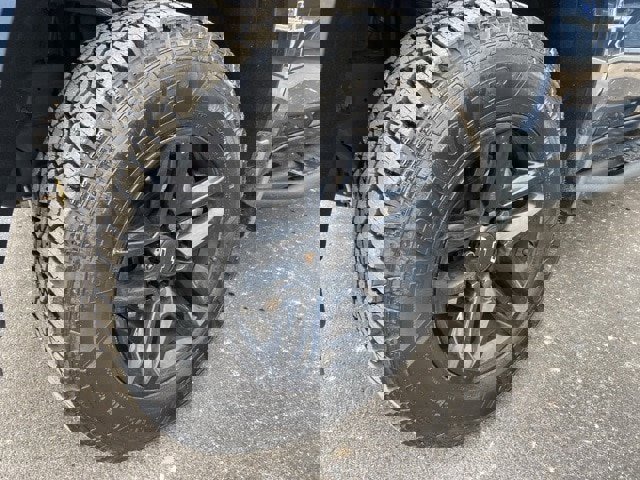 Used 2019 Chevrolet Silverado 1500 Custom Trail Boss w/ Custom Convenience Package image 6