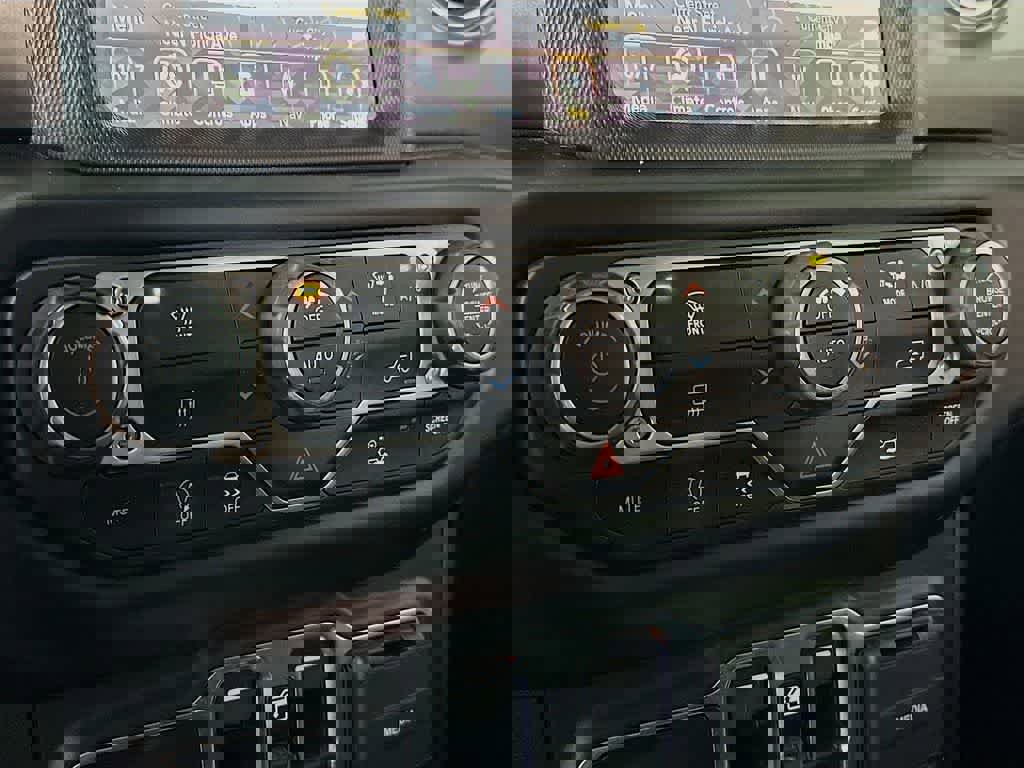 Used 2022 Jeep Wrangler Unlimited Sahara image 17