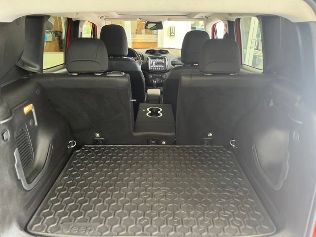 Used 2018 Jeep Renegade Trailhawk w/ UConnect 8.4 Nav Group AWD/4WD image 19