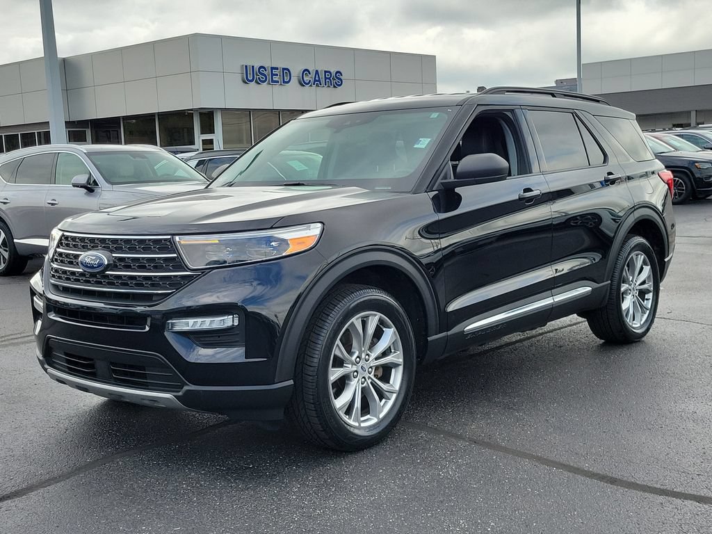 Certified 2023 Ford Explorer XLT w/ Equipment Group 202A AWD/4WD image 8