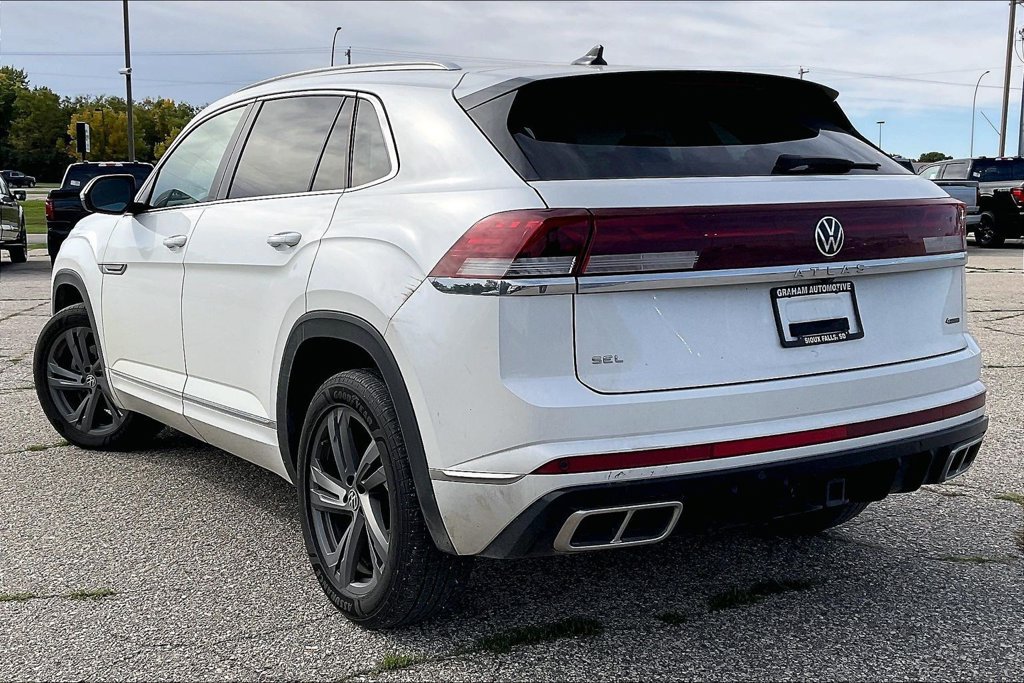 Used 2024 Volkswagen Atlas Cross Sport SEL R-Line AWD/4WD image 3