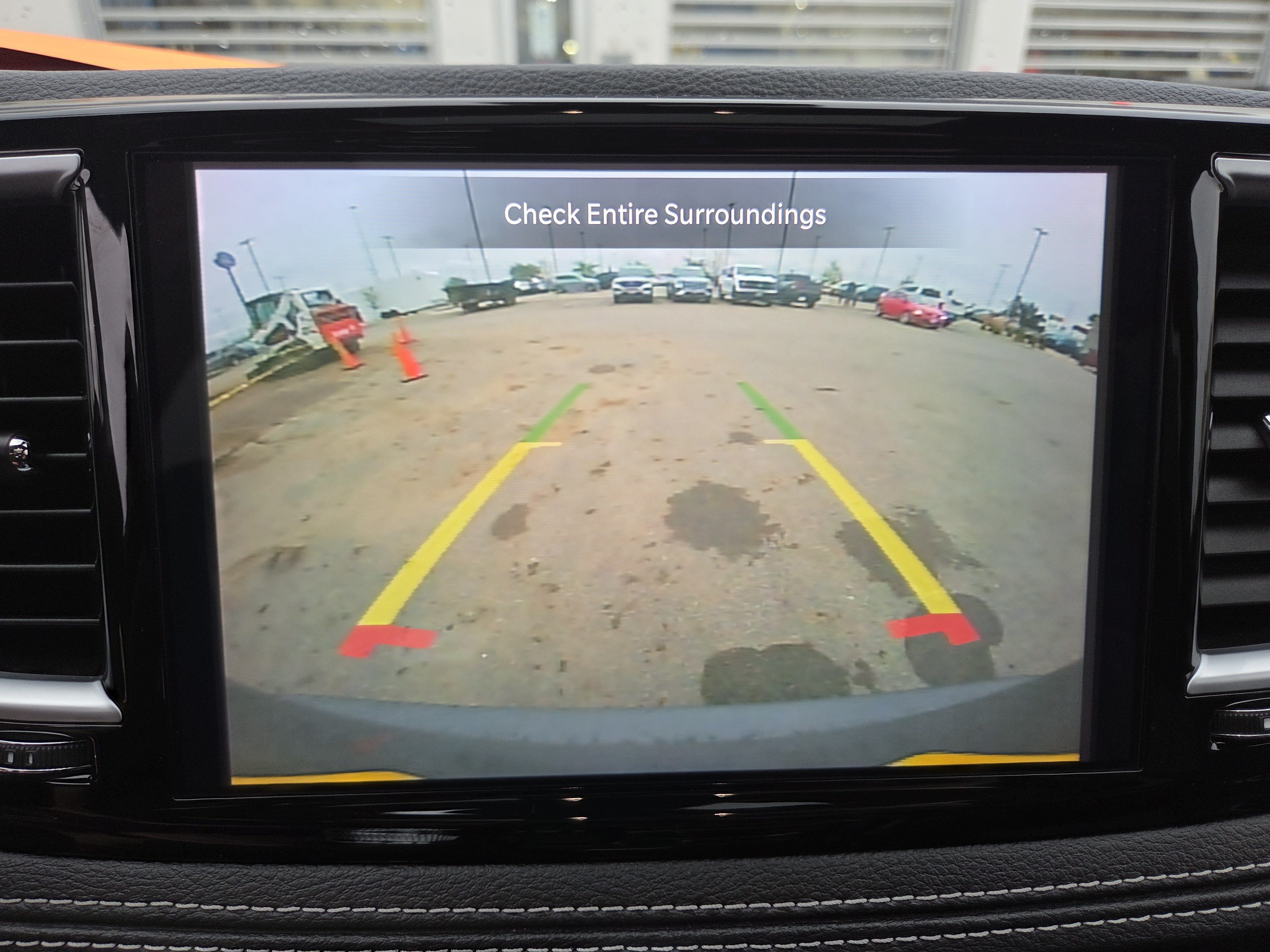 Used 2025 Chrysler Pacifica Limited FWD image 19