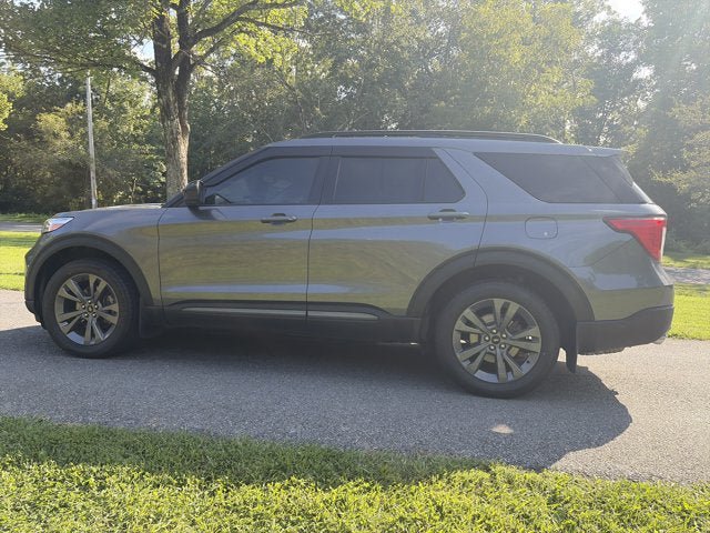 Certified 2022 Ford Explorer XLT w/ Equipment Group 202A AWD/4WD image 6