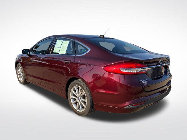 Certified 2017 Ford Fusion SE w/ Fusion SE Technology Package FWD image 4
