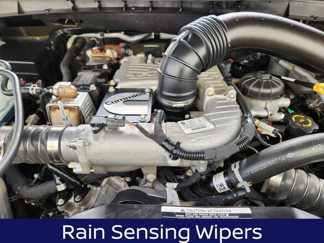 Used 2019 Nissan Titan SV w/ SV Convenience Package image 23