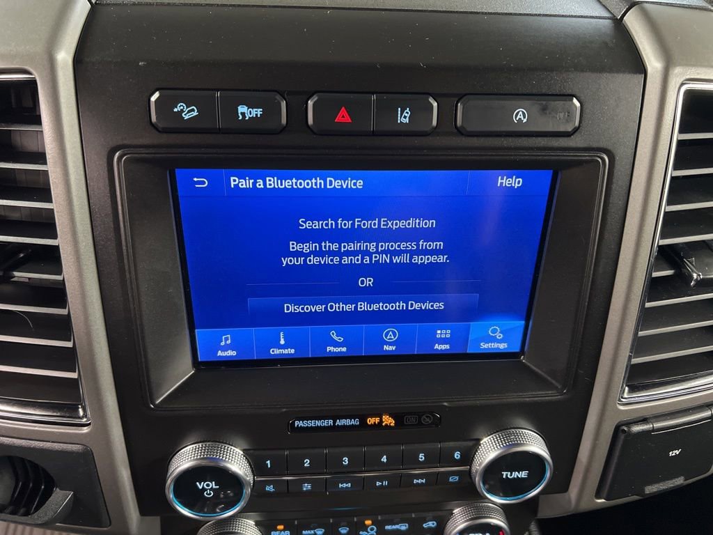 Certified 2020 Ford Expedition XLT w/ Equipment Group 202A AWD/4WD image 10