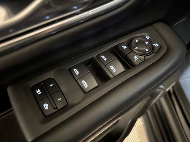 Used 2023 Chevrolet Suburban RST w/ Sport Performance Package AWD/4WD image 18