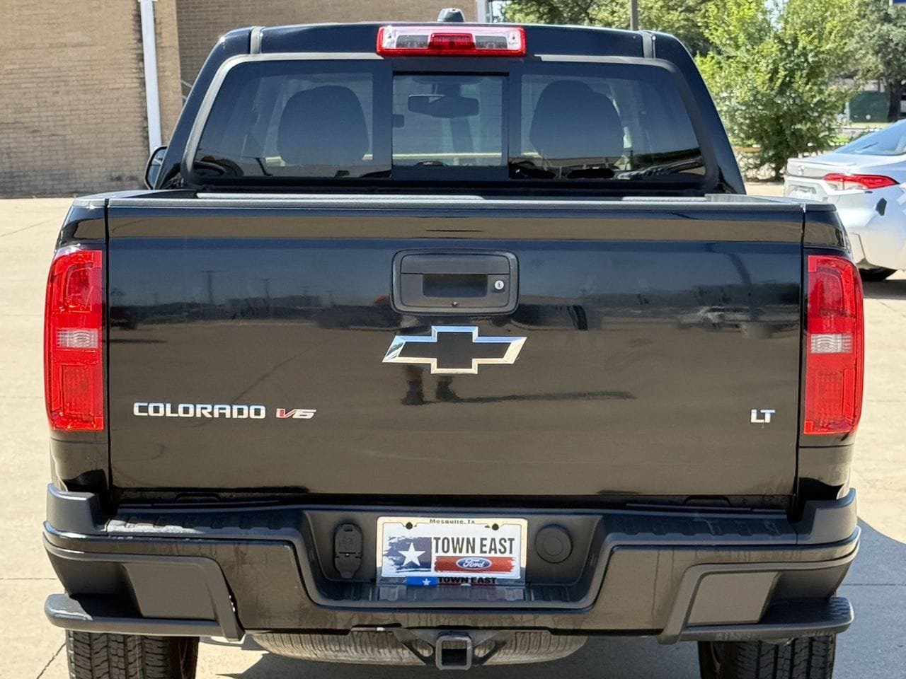Used 2017 Chevrolet Colorado LT w/ Midnight Edition RWD image 6