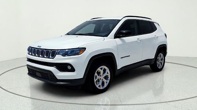 Used 2024 Jeep Compass Latitude AWD/4WD image 3