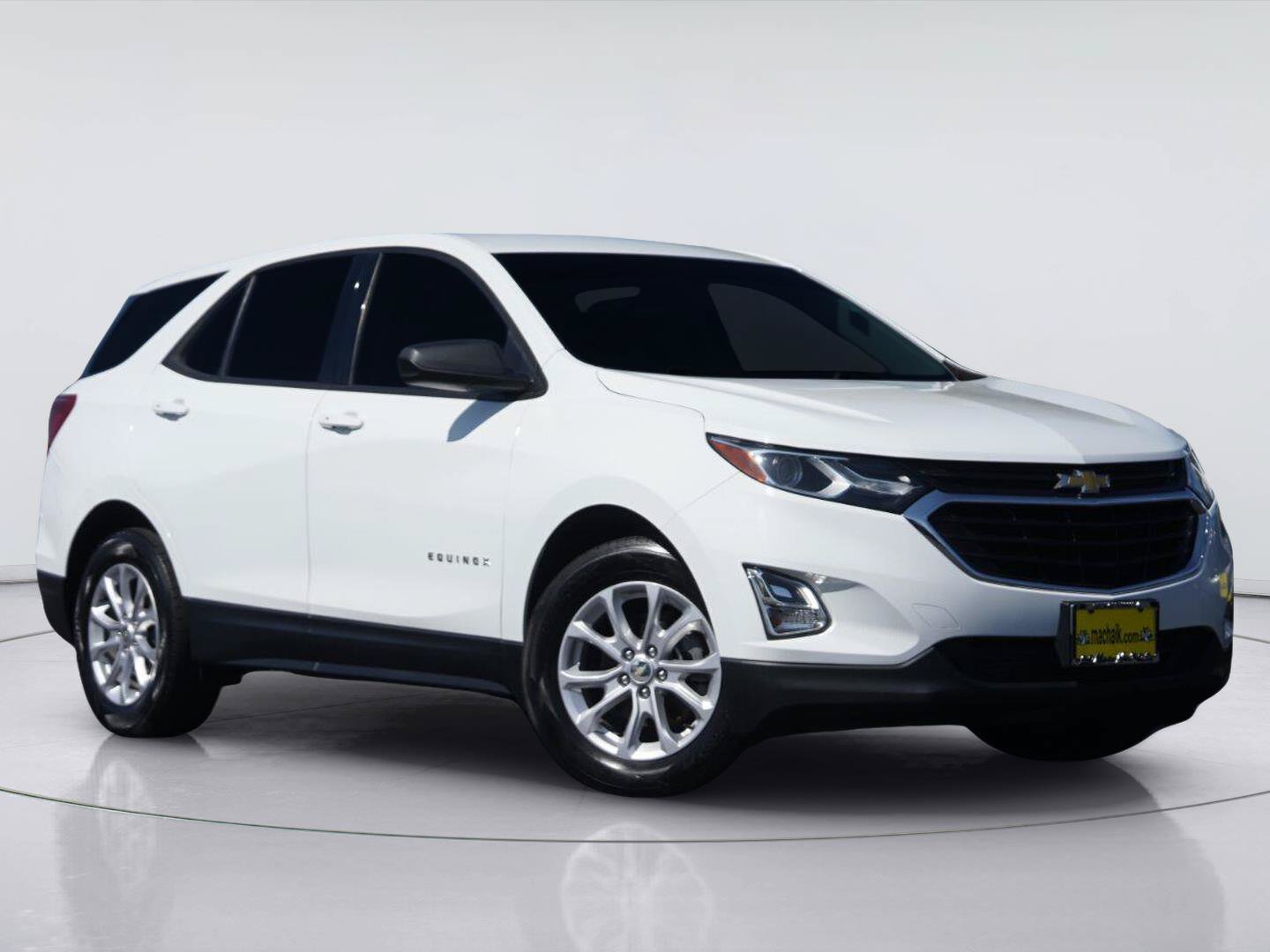 Used 2019 Chevrolet Equinox LS FWD image 2