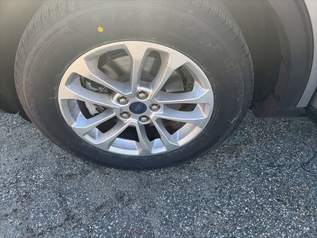 Certified 2022 Ford Escape SE w/ Cold Weather Package image 21