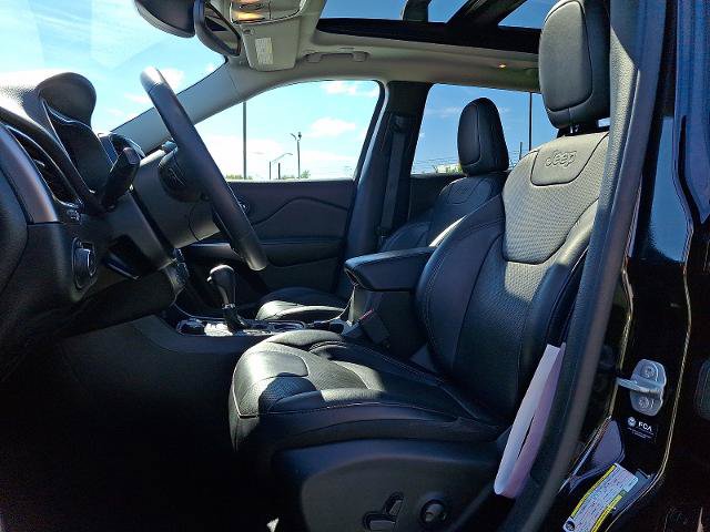 Used 2022 Jeep Cherokee Latitude Lux w/ Sun & Sound Group AWD/4WD image 13