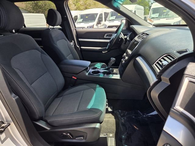 Certified 2017 Ford Explorer XLT w/ Equipment Group 201A FWD image 20
