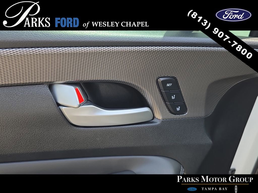 Used 2020 Hyundai Santa Fe Limited w/ Cargo Package FWD image 17