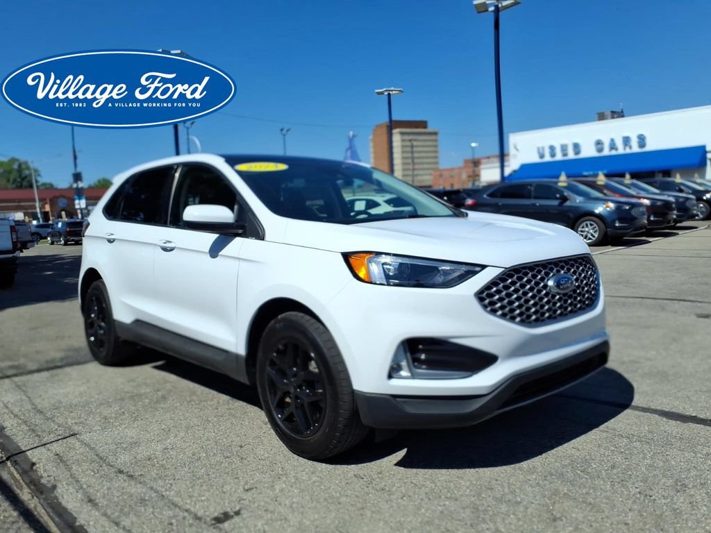 Certified 2024 Ford Edge SEL w/ Convenience Package AWD/4WD image 4