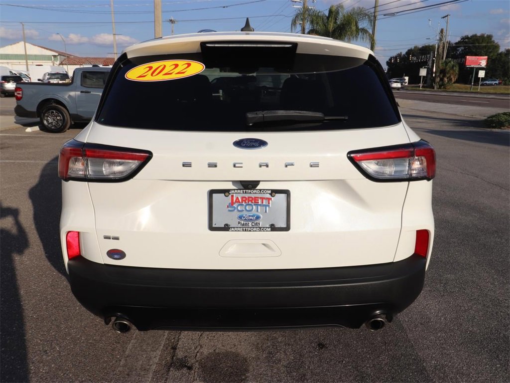 Certified 2022 Ford Escape SE w/ SE Sport Appearance Package image 4